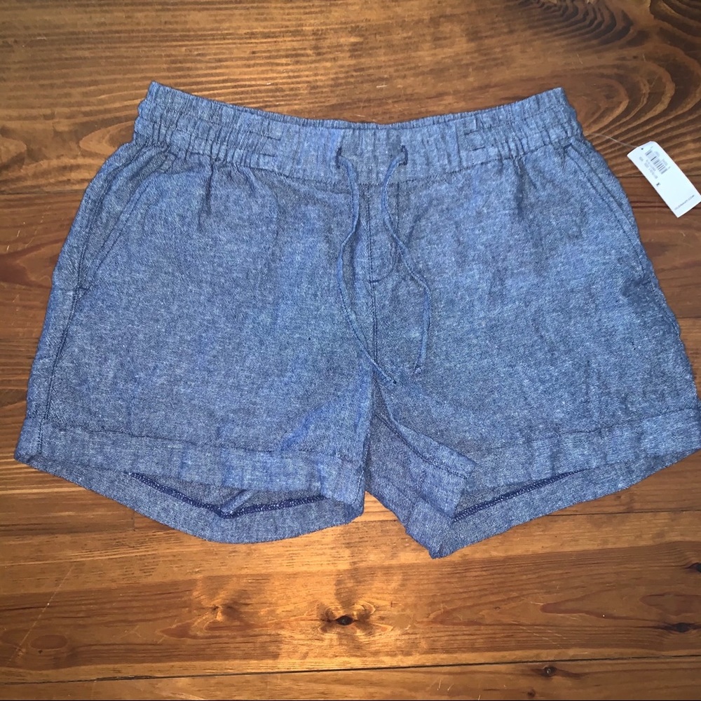 Size M linen shorts